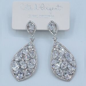 Silver Crystal Earrings NWT #2387